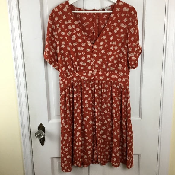 Madewell Red Button-Front Tie-Sleeve Retro Dress in Happy Hibiscus - Picture 2 of 8